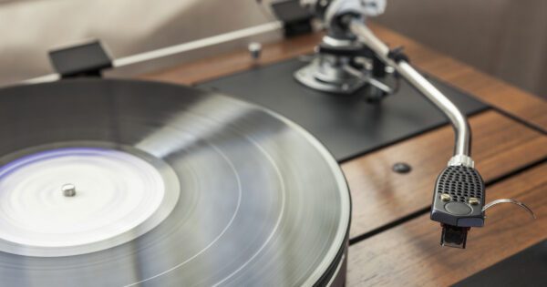 The Best Vintage Turntables for Audiophiles - Sound Matters